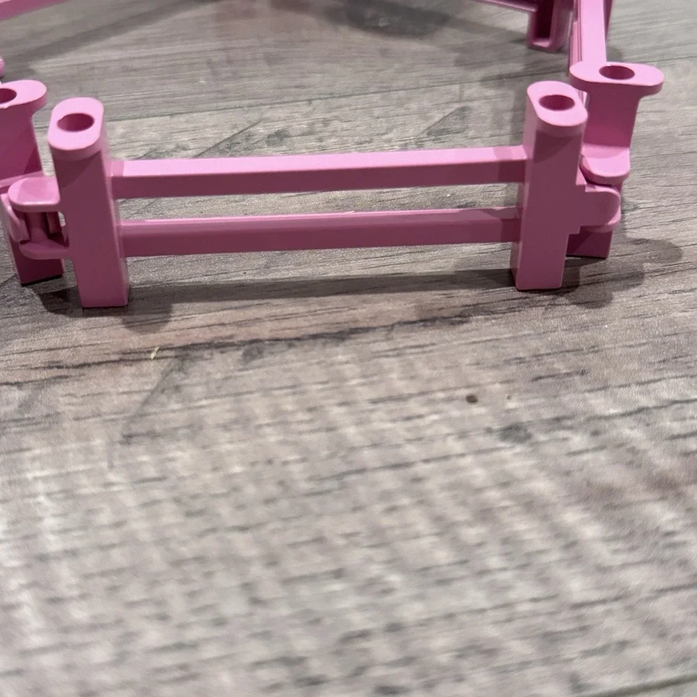 Lego connecting fence